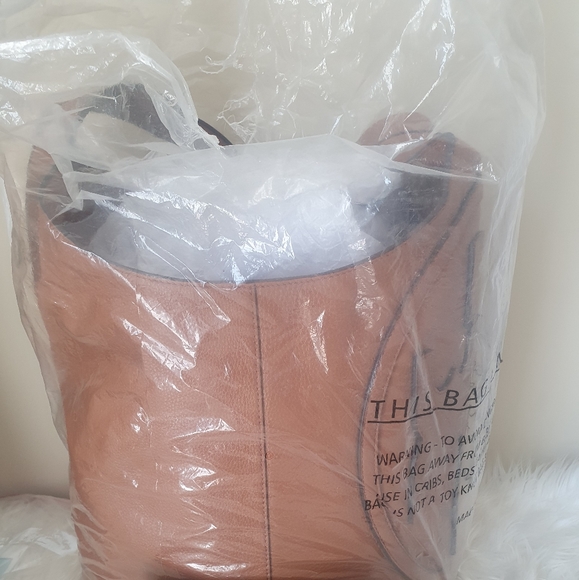 Tory Burch All-T hard to find bag! NWT! - Picture 13 of 14